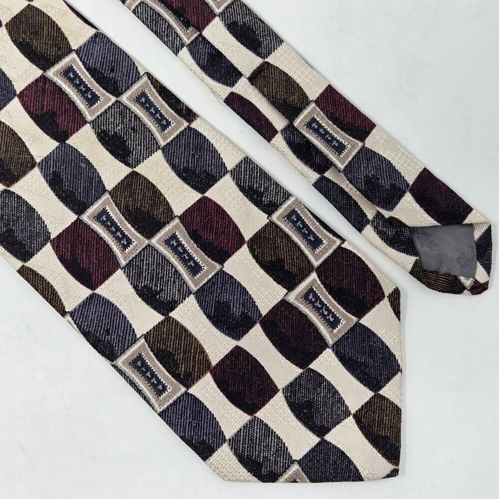 ROBERT TALBOTT BEST OF CLASS SILK TIE CREAM RED GRAY CHECKERBOARD 4" X 59"